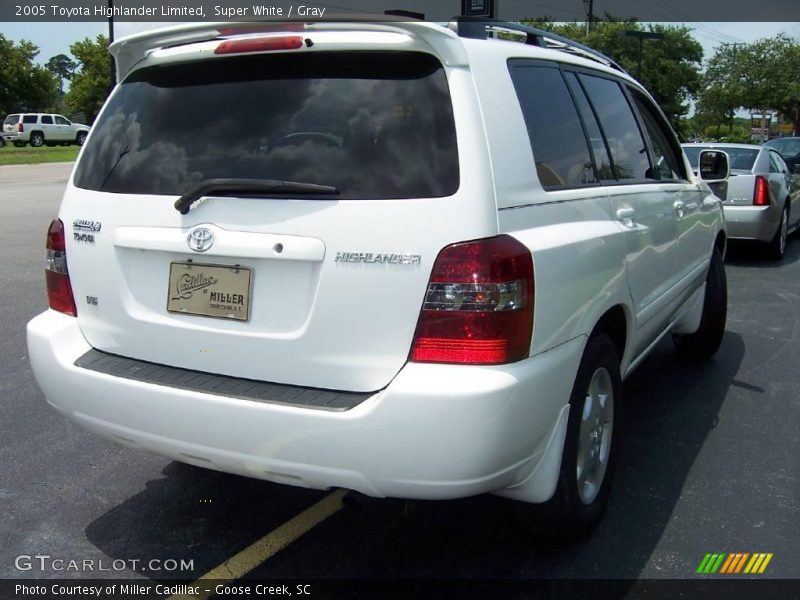 Super White / Gray 2005 Toyota Highlander Limited