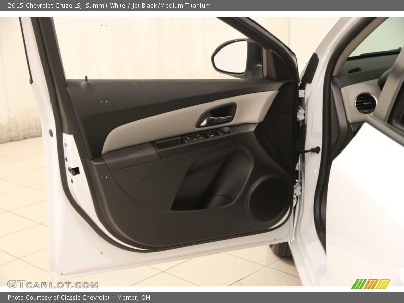 Summit White / Jet Black/Medium Titanium 2015 Chevrolet Cruze LS
