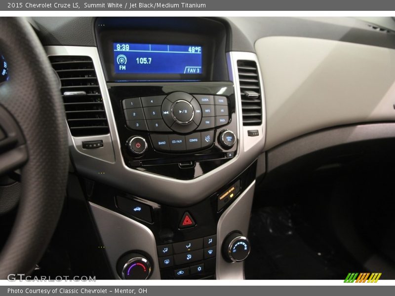 Summit White / Jet Black/Medium Titanium 2015 Chevrolet Cruze LS