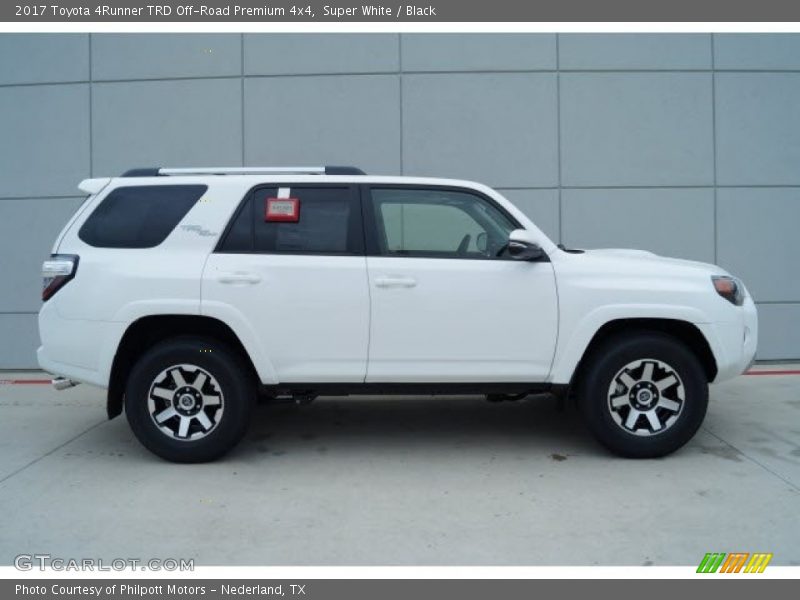 Super White / Black 2017 Toyota 4Runner TRD Off-Road Premium 4x4