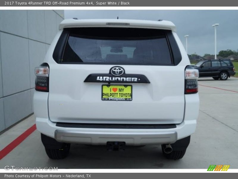 Super White / Black 2017 Toyota 4Runner TRD Off-Road Premium 4x4