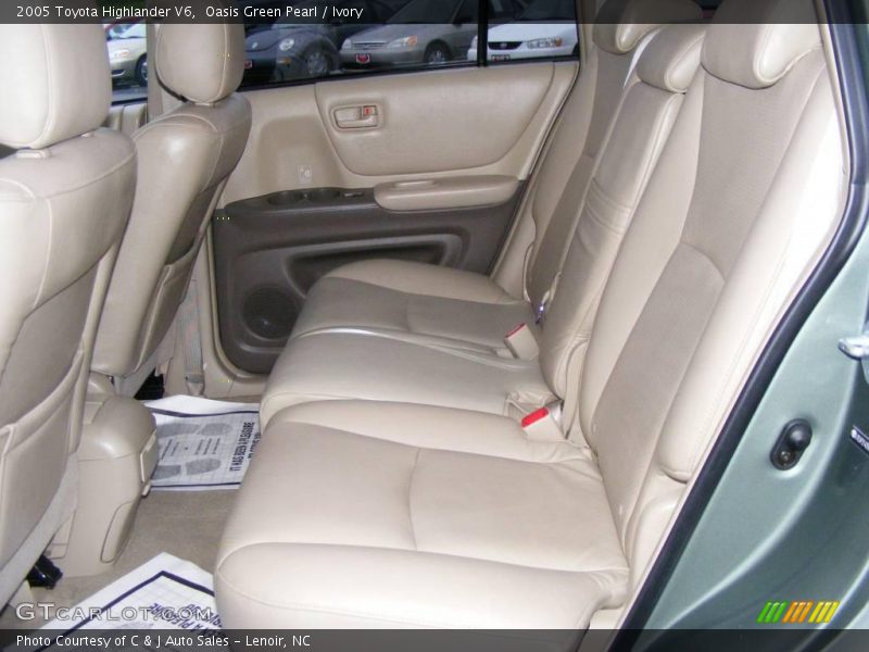 Oasis Green Pearl / Ivory 2005 Toyota Highlander V6