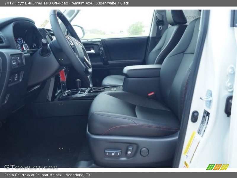 Super White / Black 2017 Toyota 4Runner TRD Off-Road Premium 4x4
