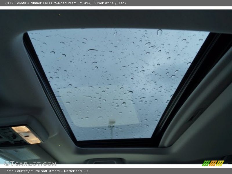 Super White / Black 2017 Toyota 4Runner TRD Off-Road Premium 4x4