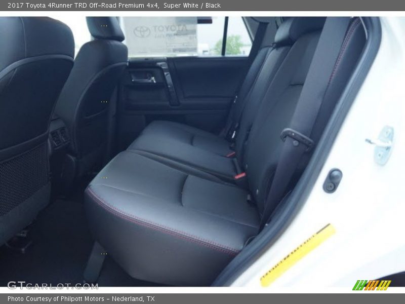 Super White / Black 2017 Toyota 4Runner TRD Off-Road Premium 4x4