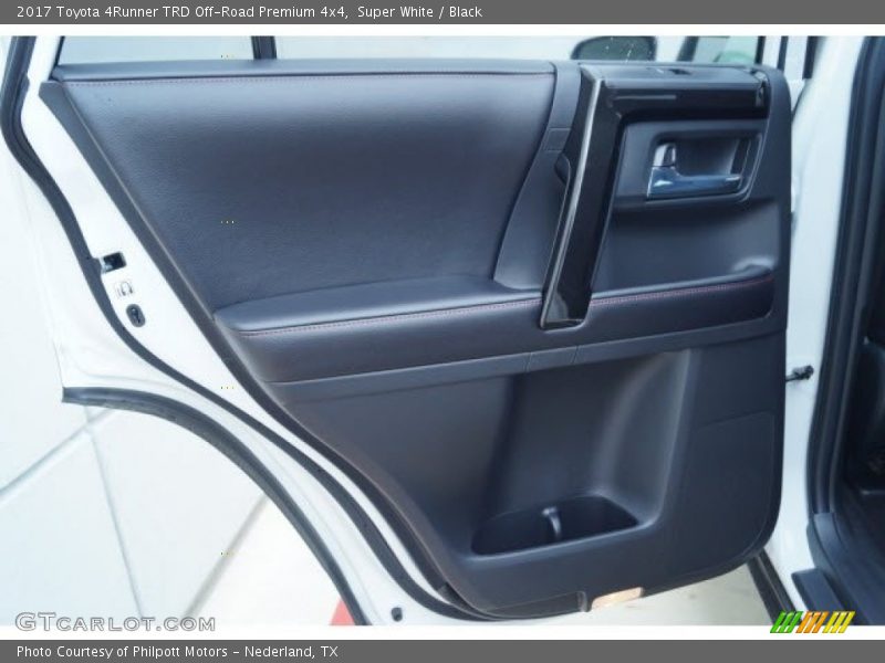Super White / Black 2017 Toyota 4Runner TRD Off-Road Premium 4x4