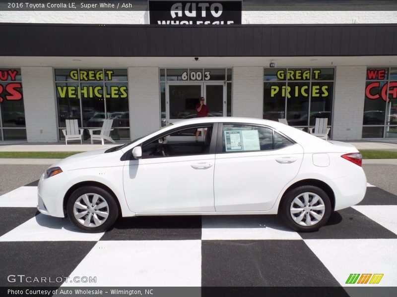 Super White / Ash 2016 Toyota Corolla LE