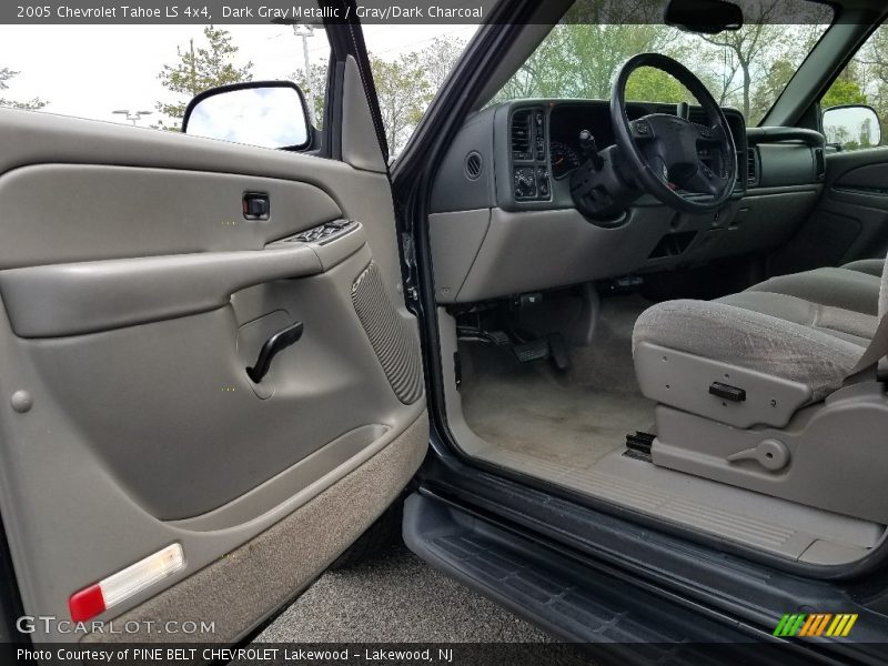 Dark Gray Metallic / Gray/Dark Charcoal 2005 Chevrolet Tahoe LS 4x4