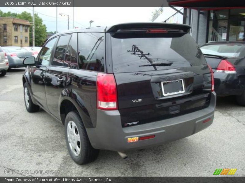 Black Onyx / Gray 2005 Saturn VUE