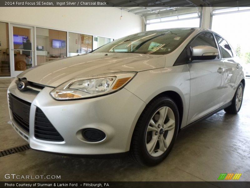 Ingot Silver / Charcoal Black 2014 Ford Focus SE Sedan