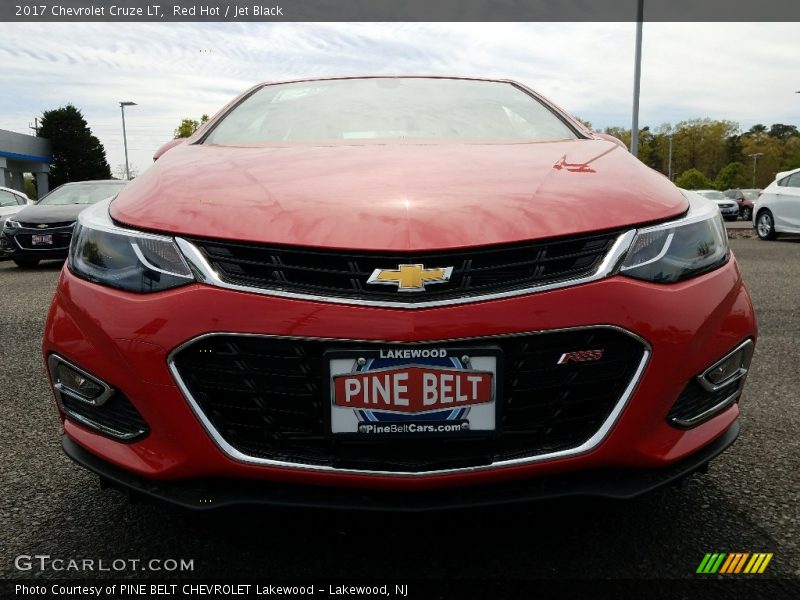 Red Hot / Jet Black 2017 Chevrolet Cruze LT