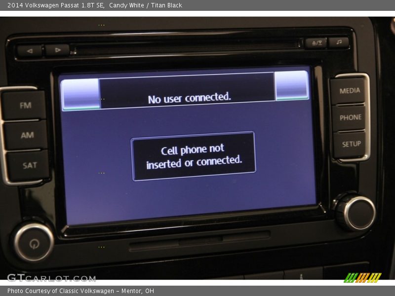 Candy White / Titan Black 2014 Volkswagen Passat 1.8T SE