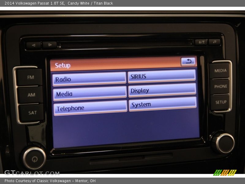 Candy White / Titan Black 2014 Volkswagen Passat 1.8T SE