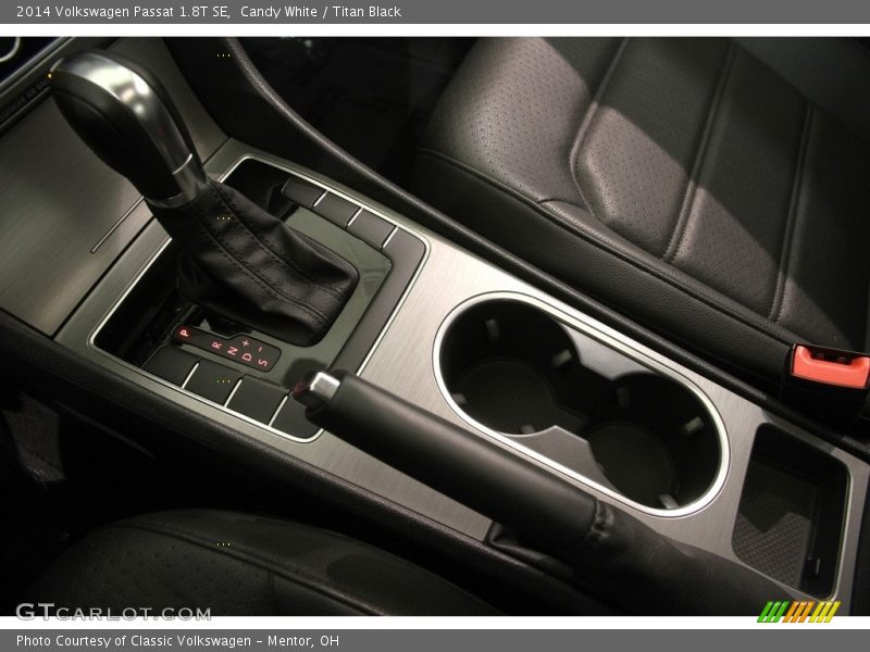 Candy White / Titan Black 2014 Volkswagen Passat 1.8T SE