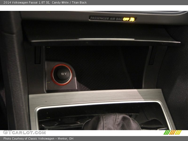 Candy White / Titan Black 2014 Volkswagen Passat 1.8T SE