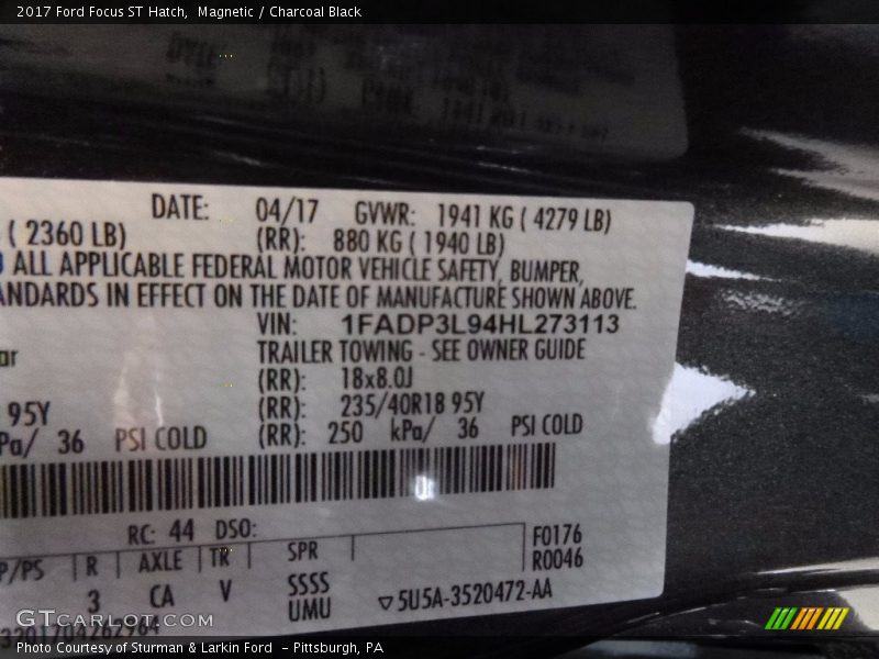Magnetic / Charcoal Black 2017 Ford Focus ST Hatch