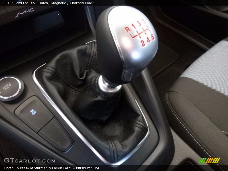 Magnetic / Charcoal Black 2017 Ford Focus ST Hatch