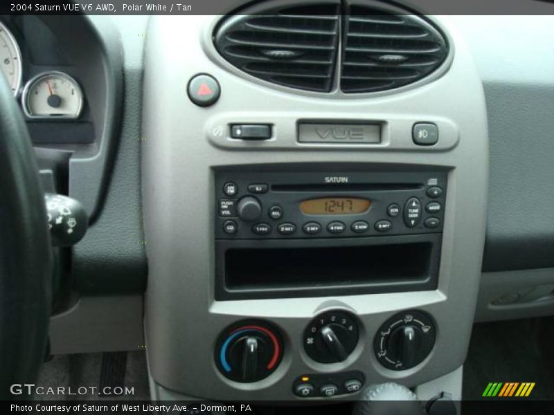 Polar White / Tan 2004 Saturn VUE V6 AWD