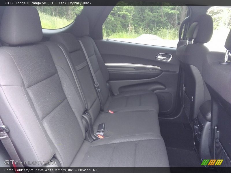 DB Black Crystal / Black 2017 Dodge Durango SXT