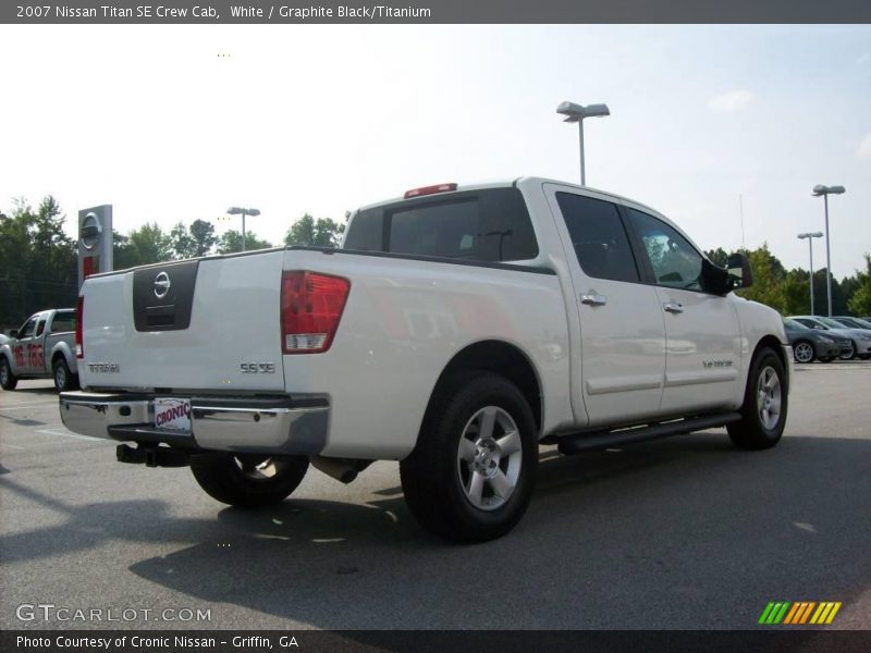White / Graphite Black/Titanium 2007 Nissan Titan SE Crew Cab