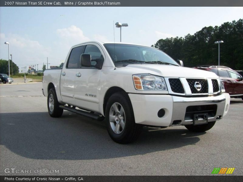 White / Graphite Black/Titanium 2007 Nissan Titan SE Crew Cab