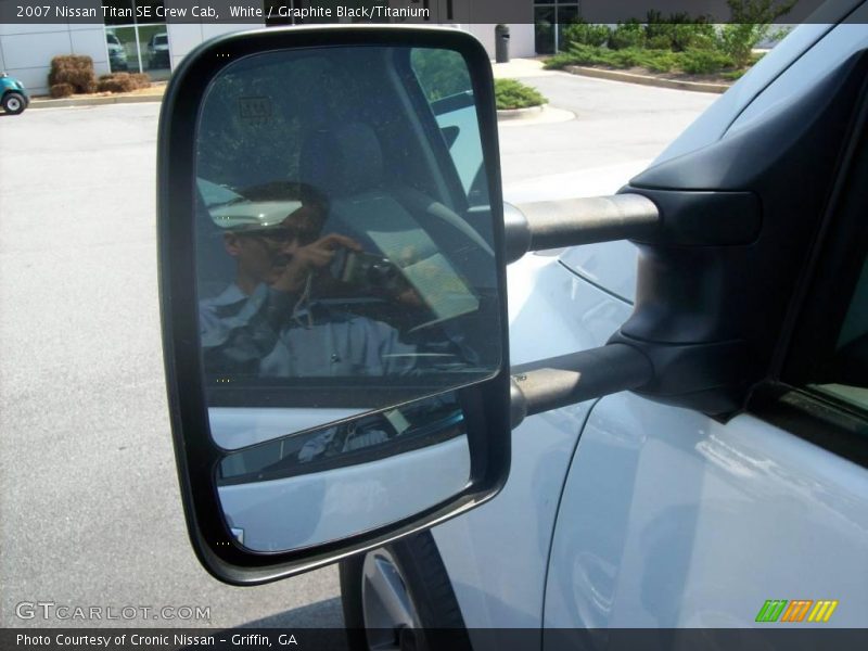 White / Graphite Black/Titanium 2007 Nissan Titan SE Crew Cab