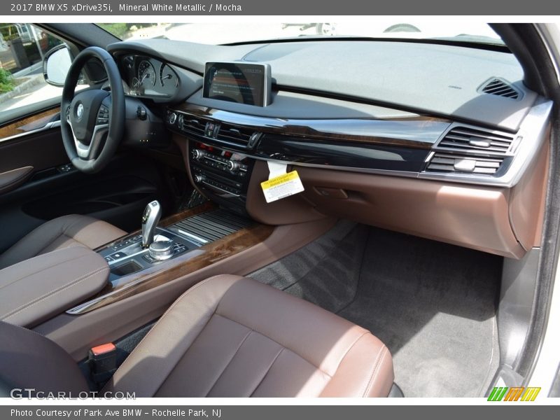 Dashboard of 2017 X5 xDrive35i