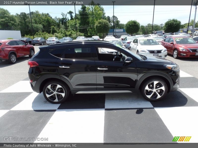 Black Noir Pearl / Black 2017 Hyundai Tucson Limited