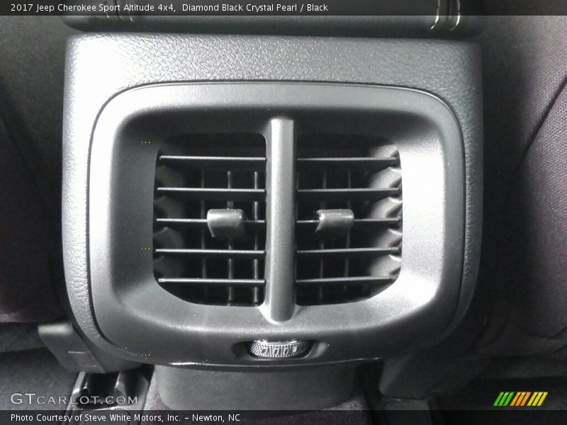 Diamond Black Crystal Pearl / Black 2017 Jeep Cherokee Sport Altitude 4x4