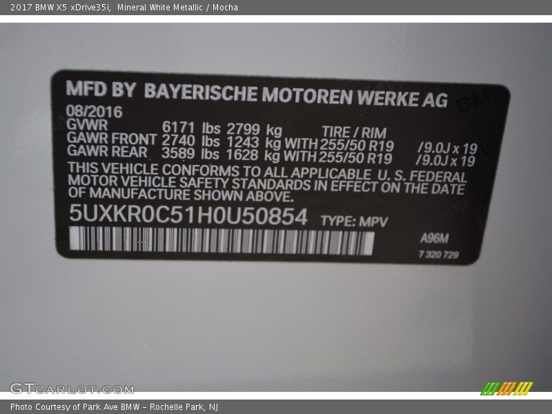 2017 X5 xDrive35i Mineral White Metallic Color Code A96