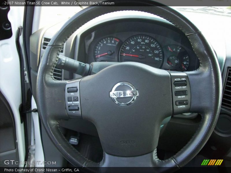 White / Graphite Black/Titanium 2007 Nissan Titan SE Crew Cab