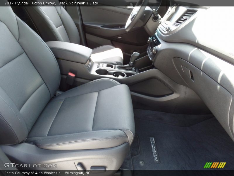 Black Noir Pearl / Black 2017 Hyundai Tucson Limited