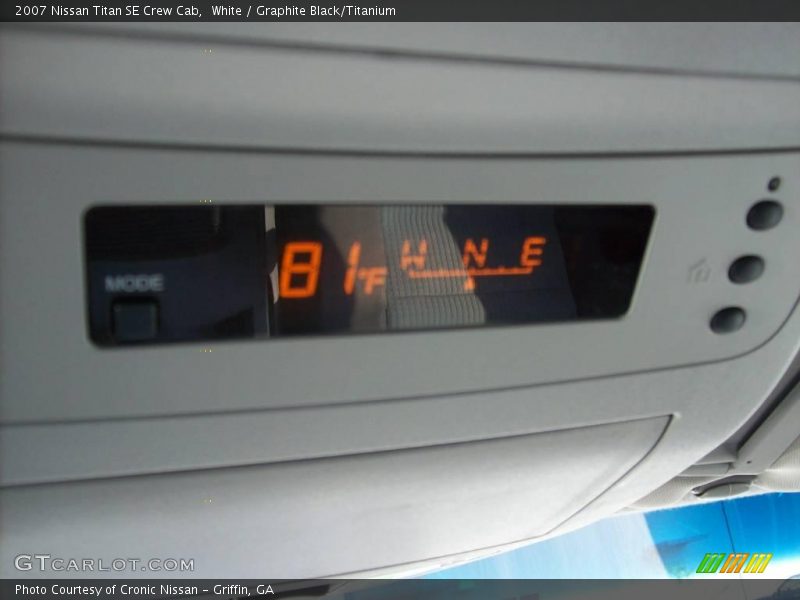 White / Graphite Black/Titanium 2007 Nissan Titan SE Crew Cab