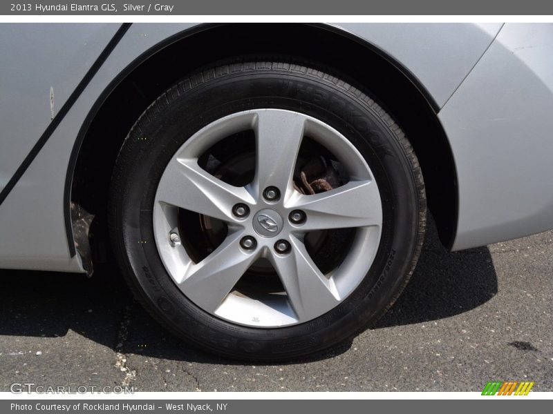 Silver / Gray 2013 Hyundai Elantra GLS