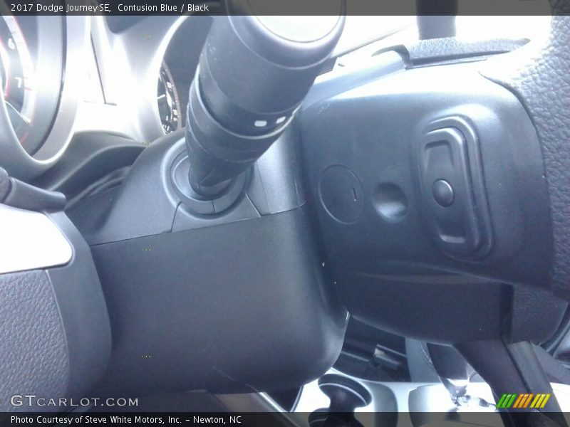 Contusion Blue / Black 2017 Dodge Journey SE