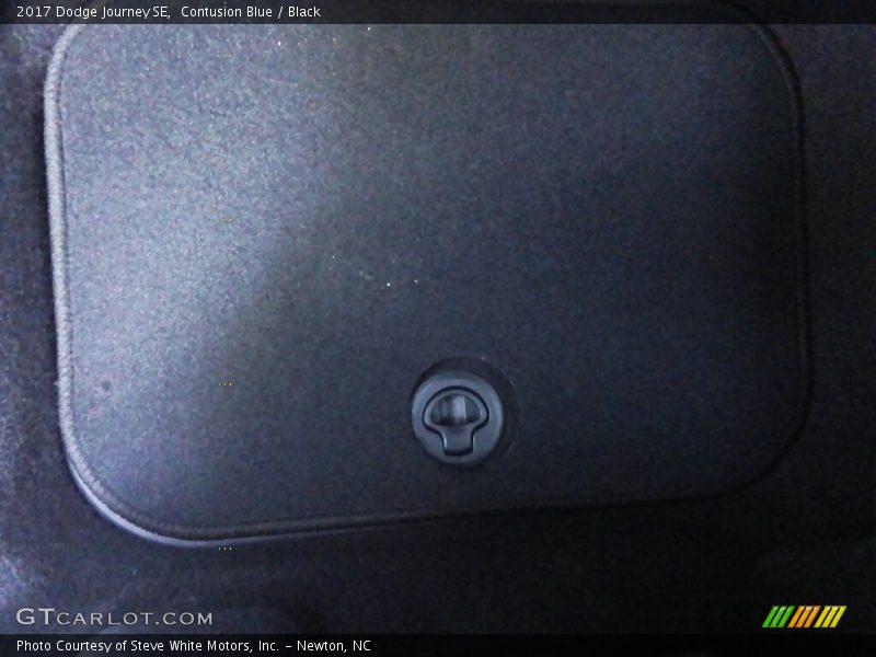 Contusion Blue / Black 2017 Dodge Journey SE