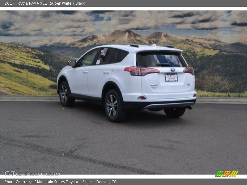 Super White / Black 2017 Toyota RAV4 XLE
