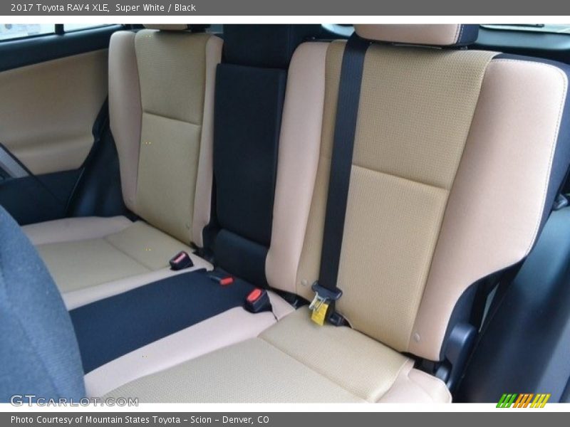 Super White / Black 2017 Toyota RAV4 XLE