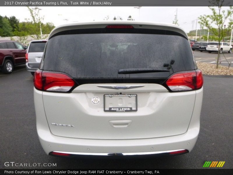 Tusk White / Black/Alloy 2017 Chrysler Pacifica Touring L Plus