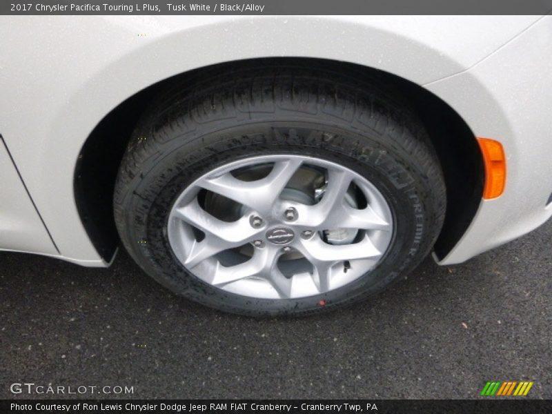 Tusk White / Black/Alloy 2017 Chrysler Pacifica Touring L Plus