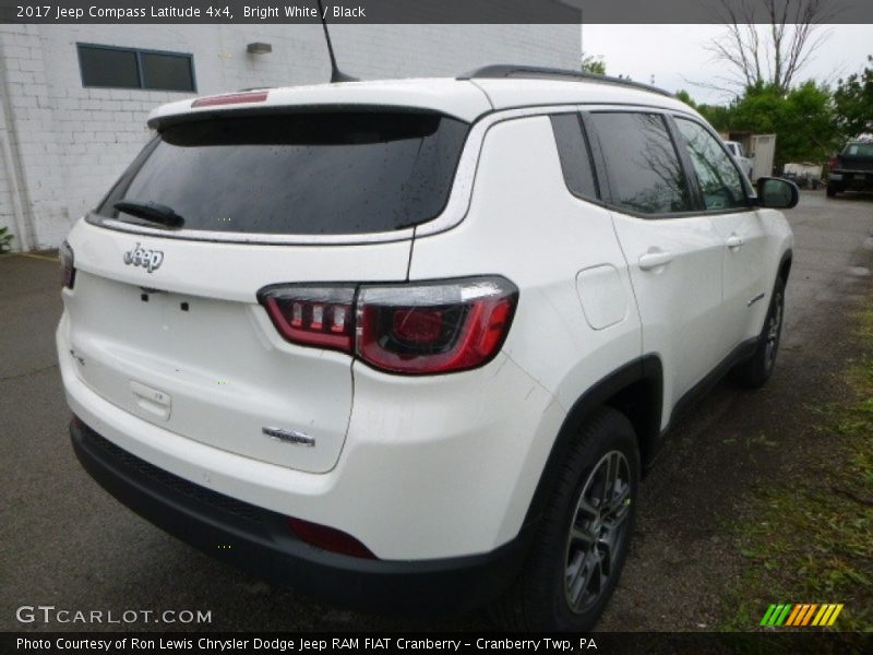 Bright White / Black 2017 Jeep Compass Latitude 4x4