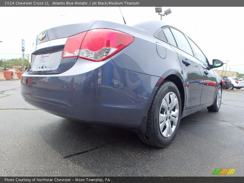 Atlantis Blue Metallic / Jet Black/Medium Titanium 2014 Chevrolet Cruze LS