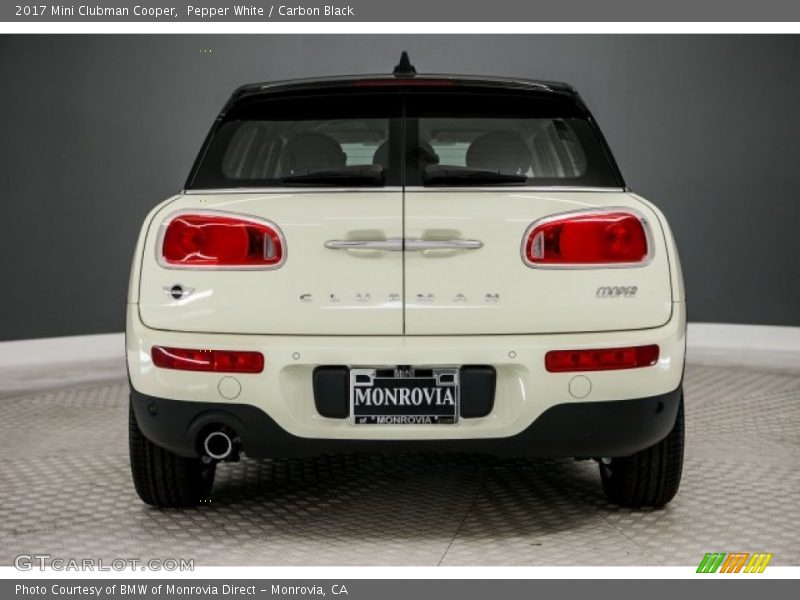 Pepper White / Carbon Black 2017 Mini Clubman Cooper