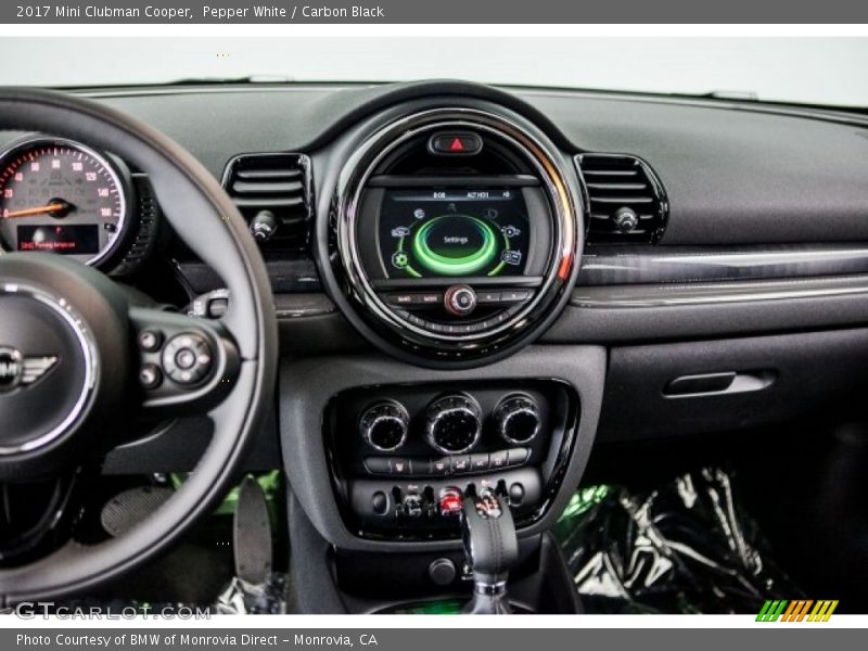 Pepper White / Carbon Black 2017 Mini Clubman Cooper