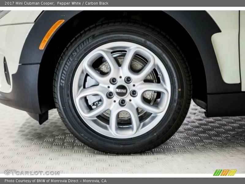Pepper White / Carbon Black 2017 Mini Clubman Cooper