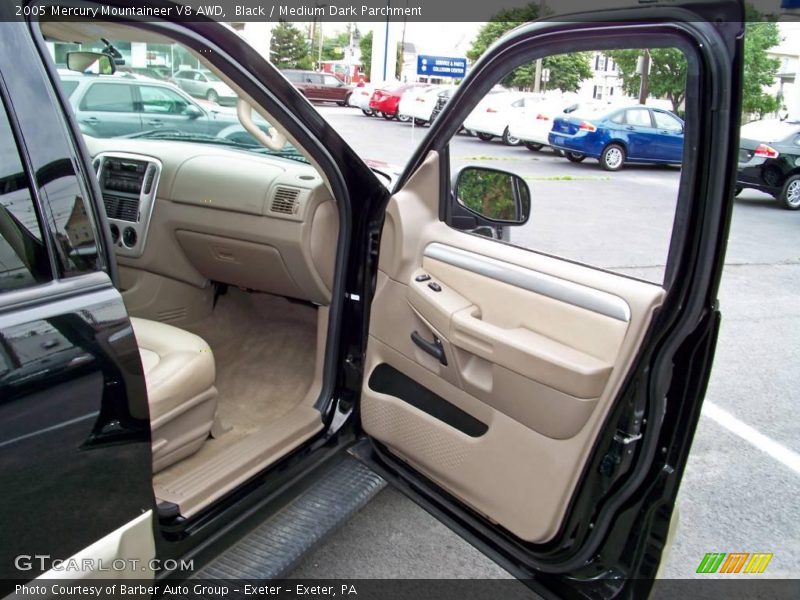 Black / Medium Dark Parchment 2005 Mercury Mountaineer V8 AWD
