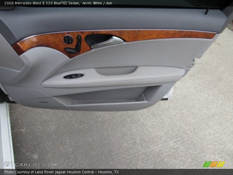 Arctic White / Ash 2009 Mercedes-Benz E 320 BlueTEC Sedan