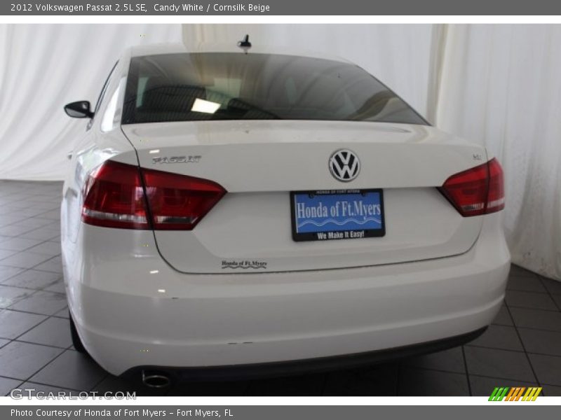 Candy White / Cornsilk Beige 2012 Volkswagen Passat 2.5L SE
