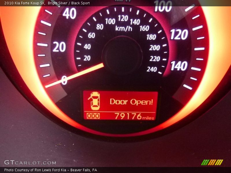 Bright Silver / Black Sport 2010 Kia Forte Koup SX