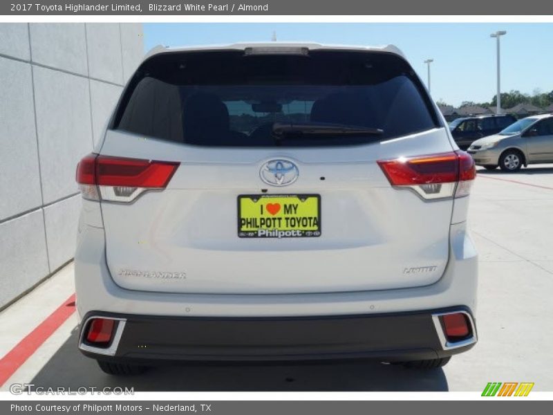 Blizzard White Pearl / Almond 2017 Toyota Highlander Limited